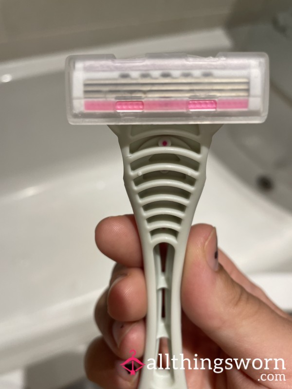 Used Razor