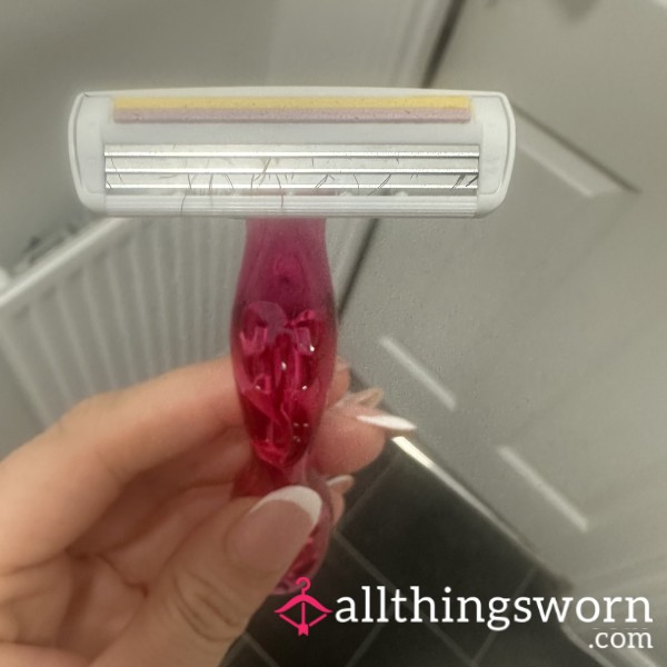 Used Razor