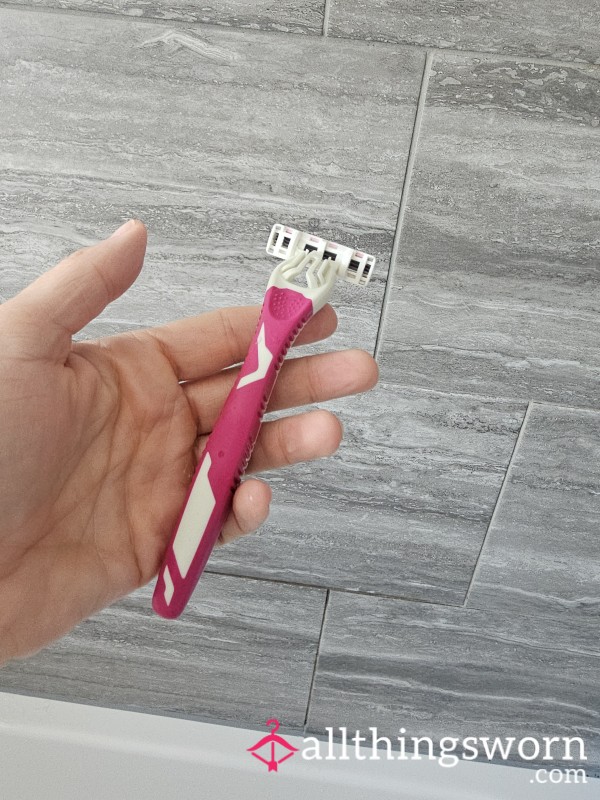Used Razor