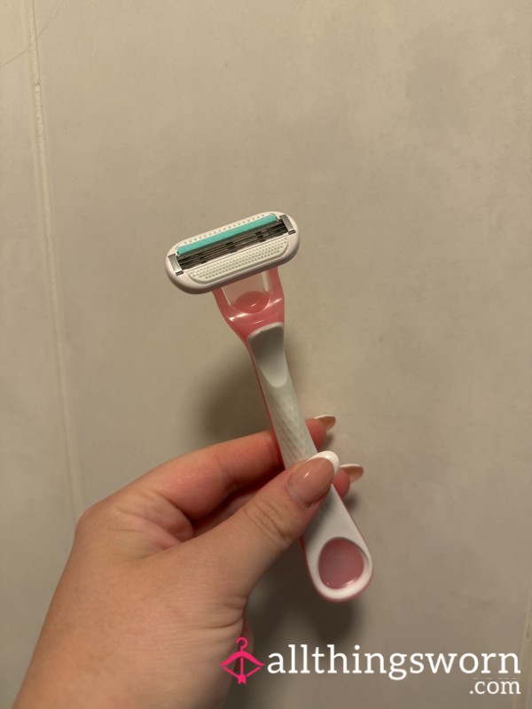 Used Razor