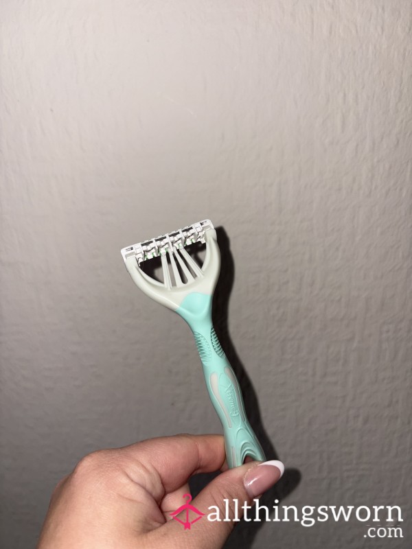 Used Razor