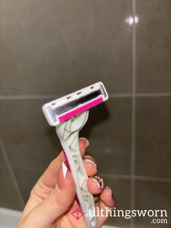 Used Razor