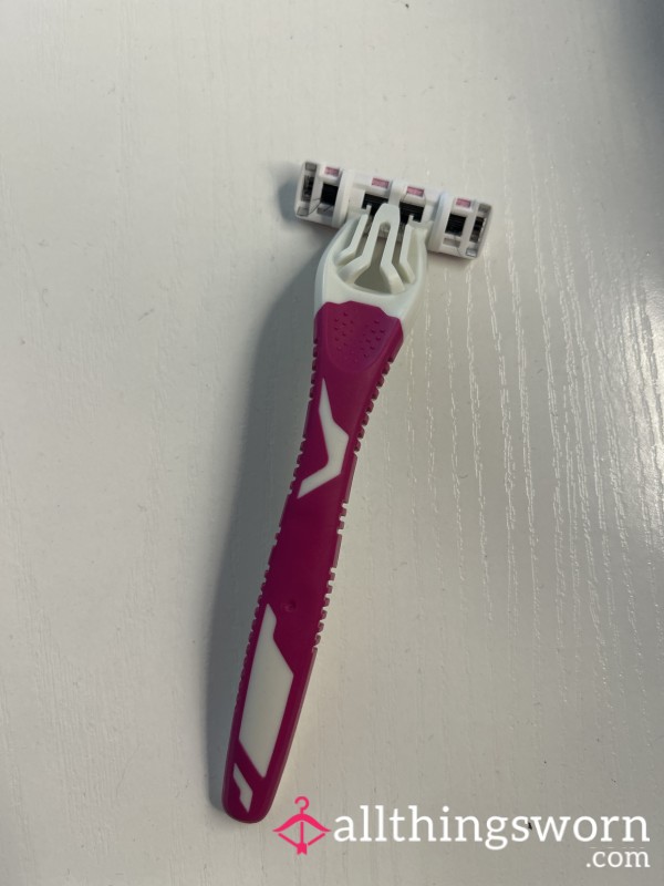 Used Razor