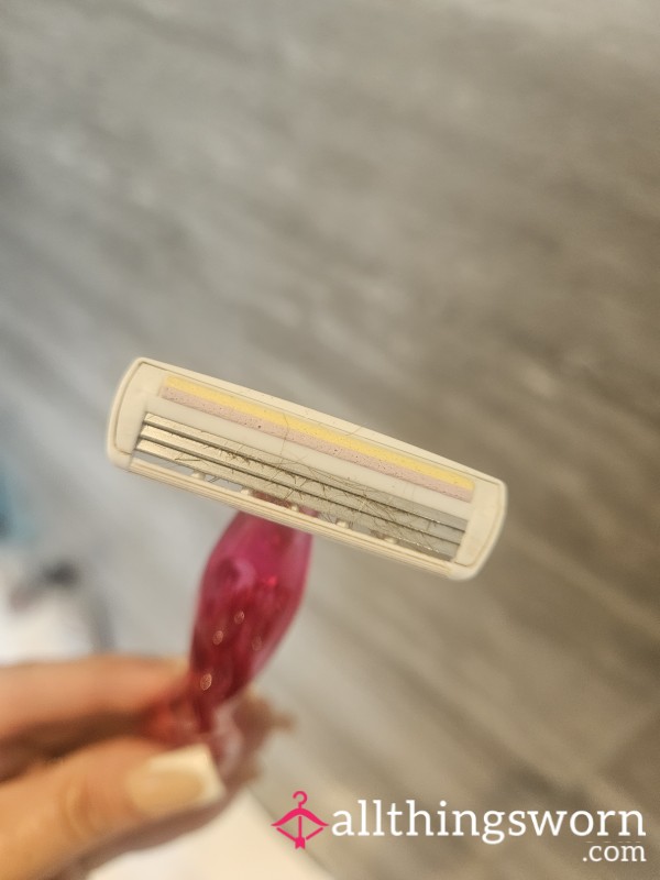 Used Razor
