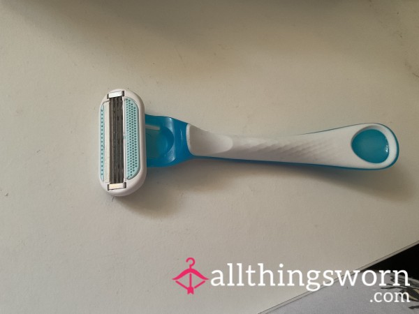 Used Razor