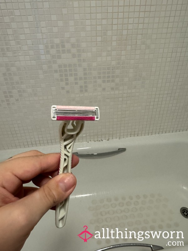 Used Razor