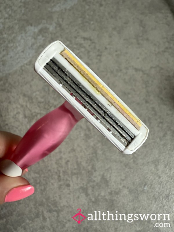 Used Razor