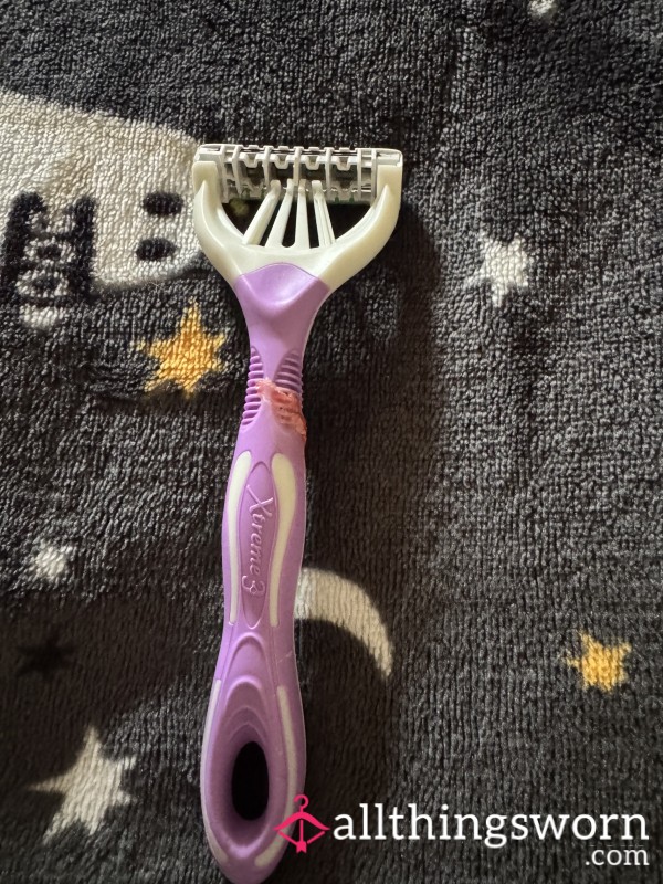 Used Razor