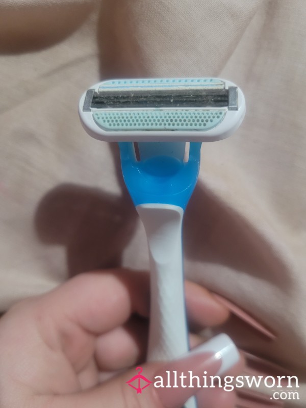 Used Razor