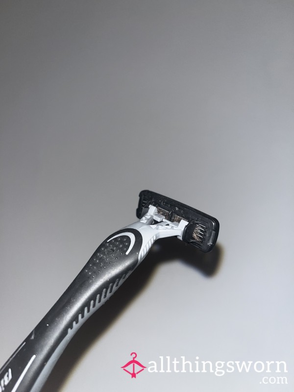 Used Razor