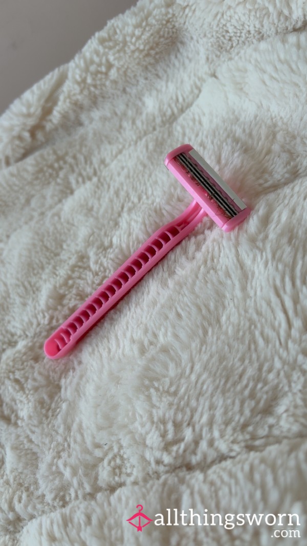 Used Razor