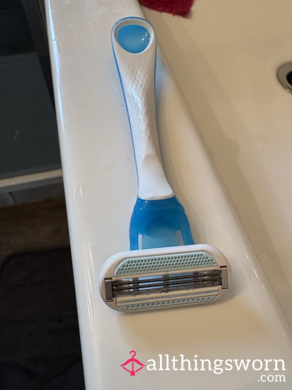 Used Razor
