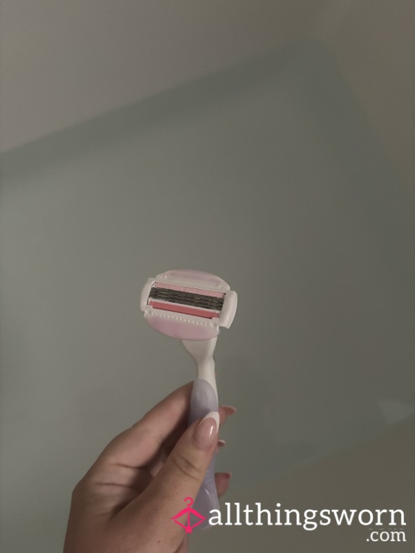 Used Razor