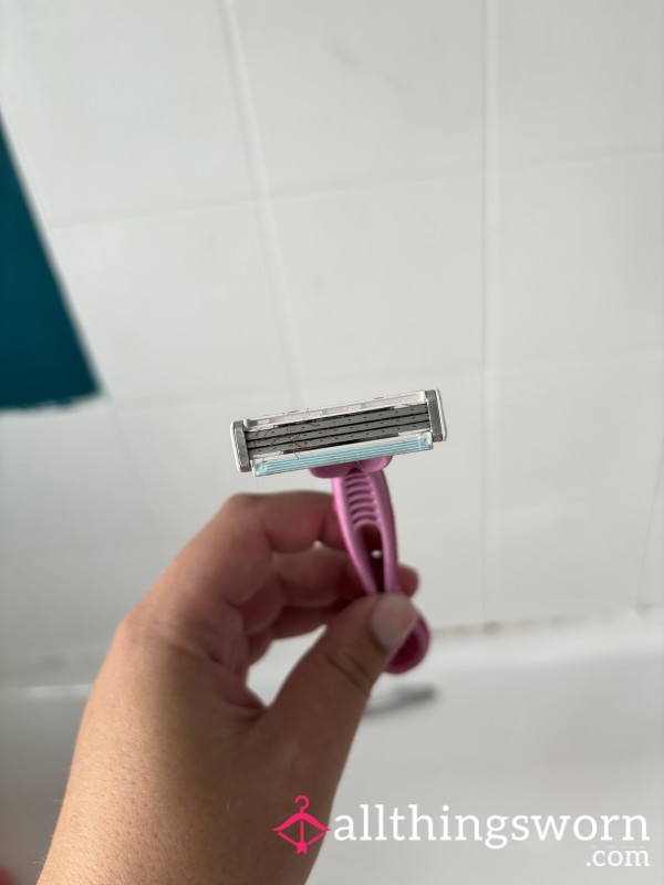 Used Razor