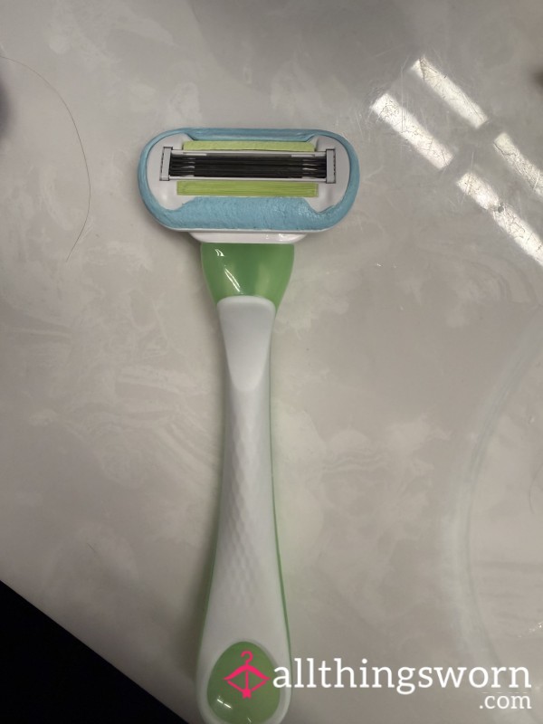 Used Razor
