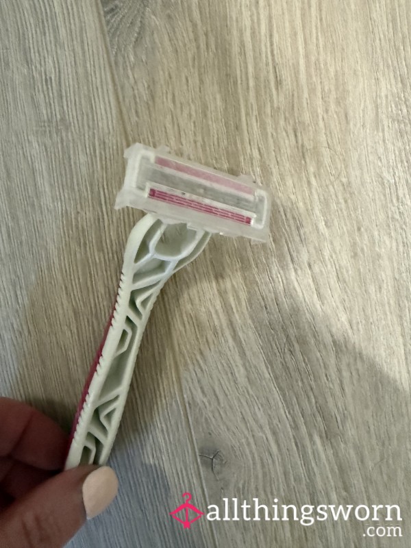 Used Razor
