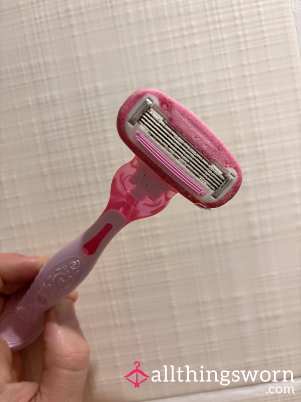 Used Razor