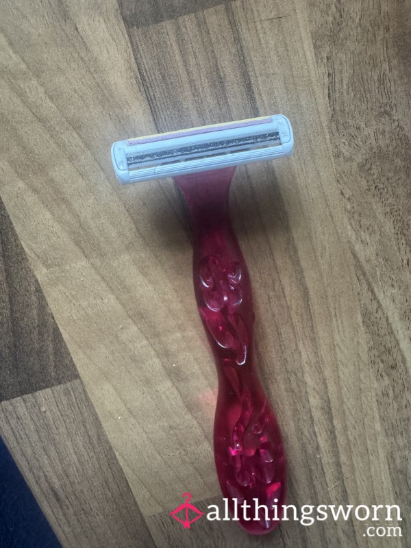 Used Razor
