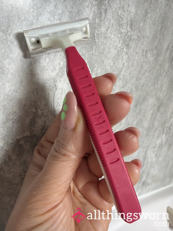 Used Razor
