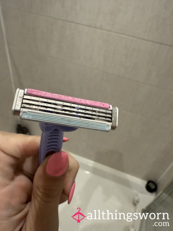 Used Razor