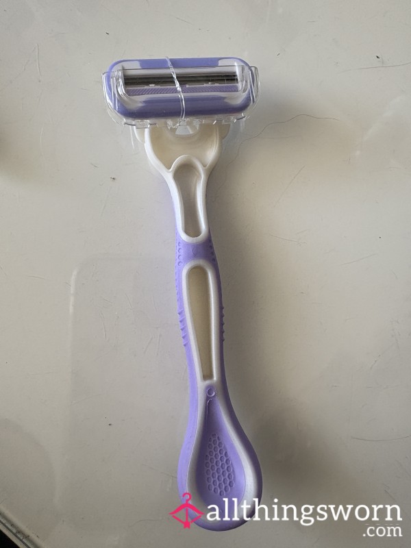 USED RAZOR 🪒