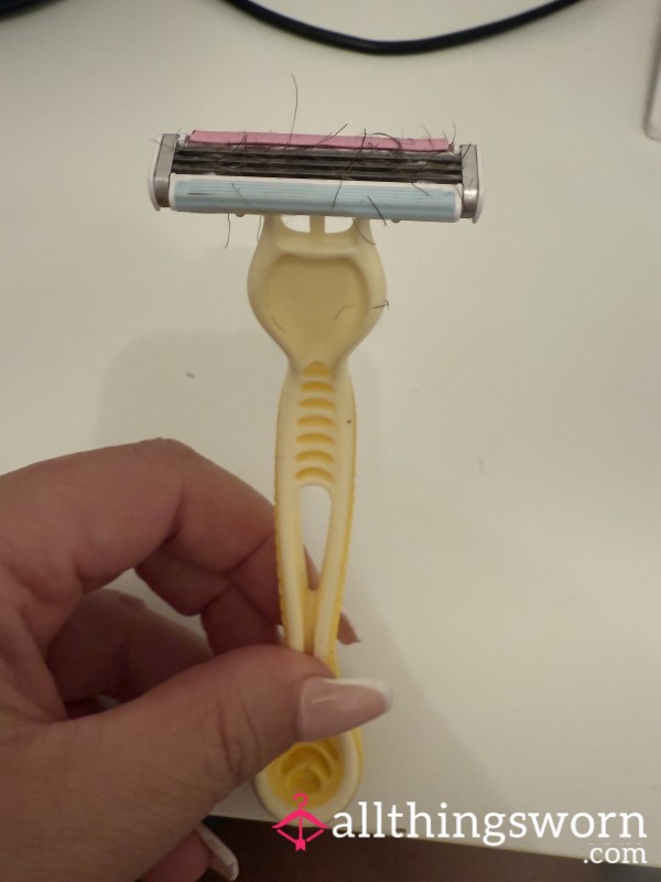 Used Razor