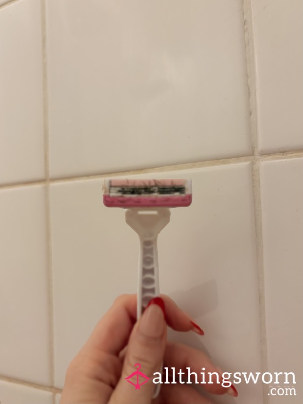 Used Razor