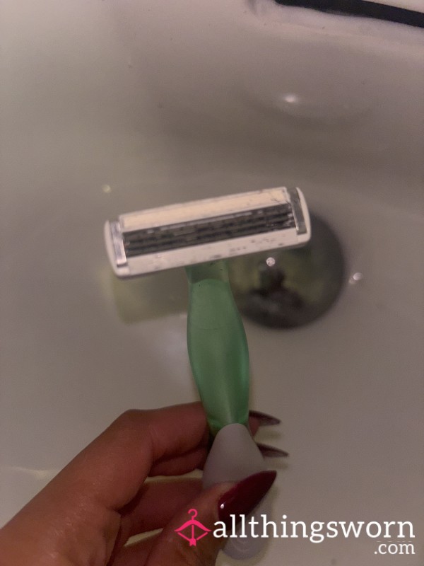 Used Razor