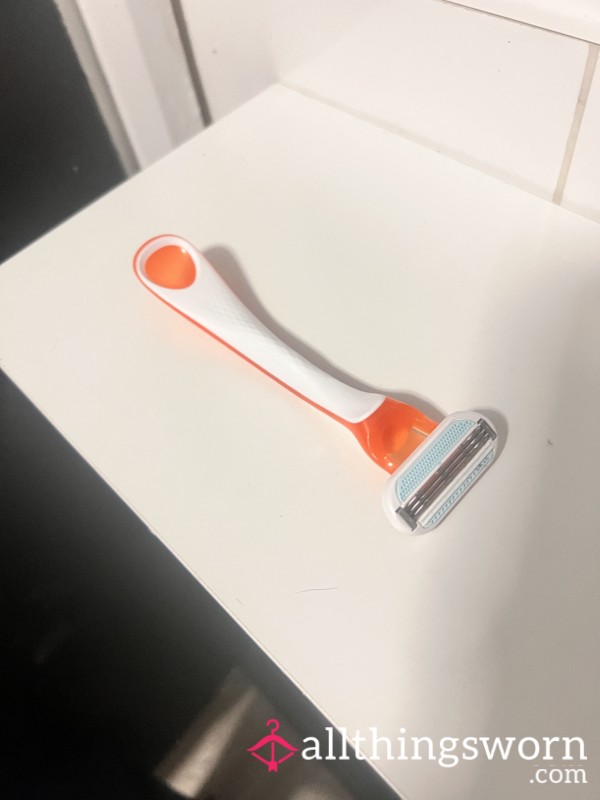 Used Razor