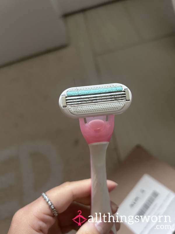 Used Razor
