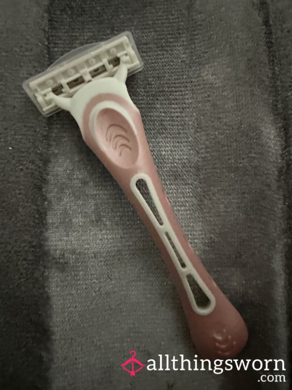 Used Razor