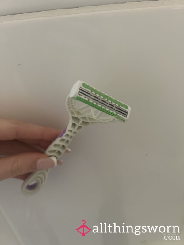 Used Razor