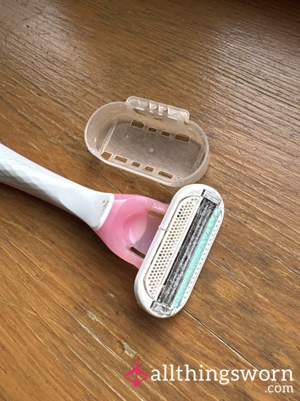 Used Razor