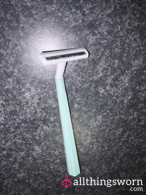 Used Razor