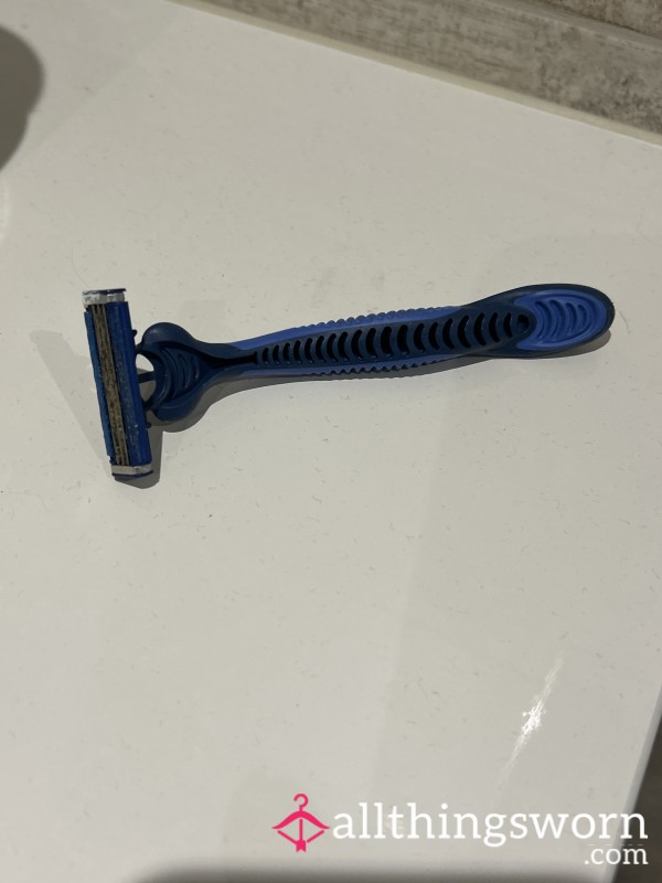 Used Razor