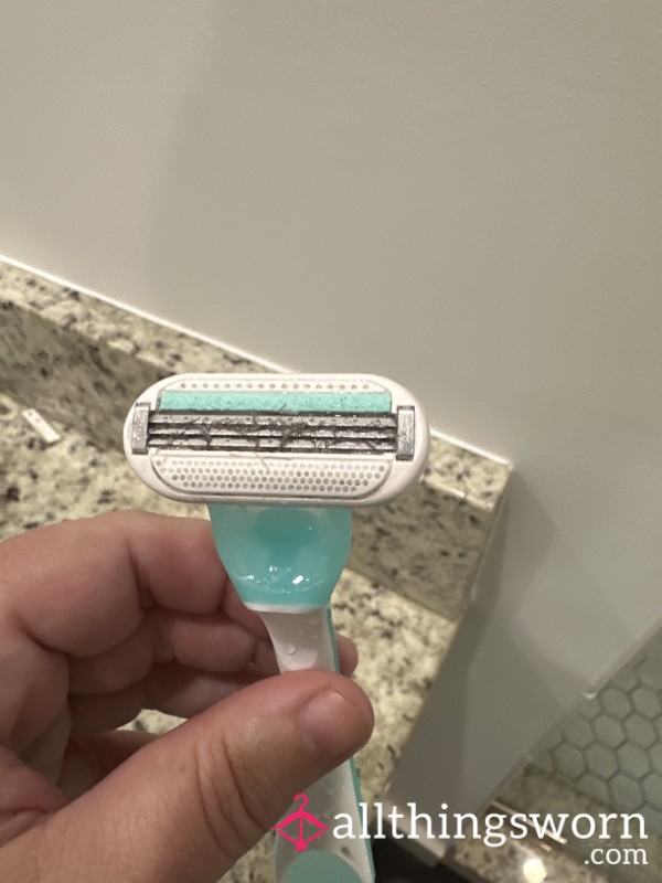 Used Razor