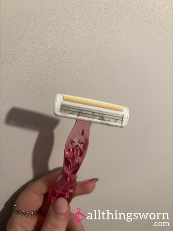 Used Razor