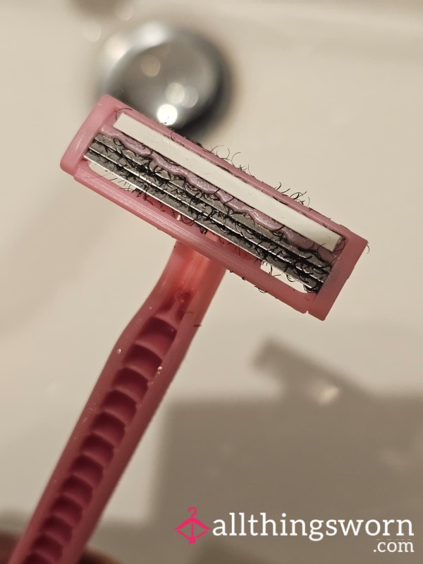 Used Razor
