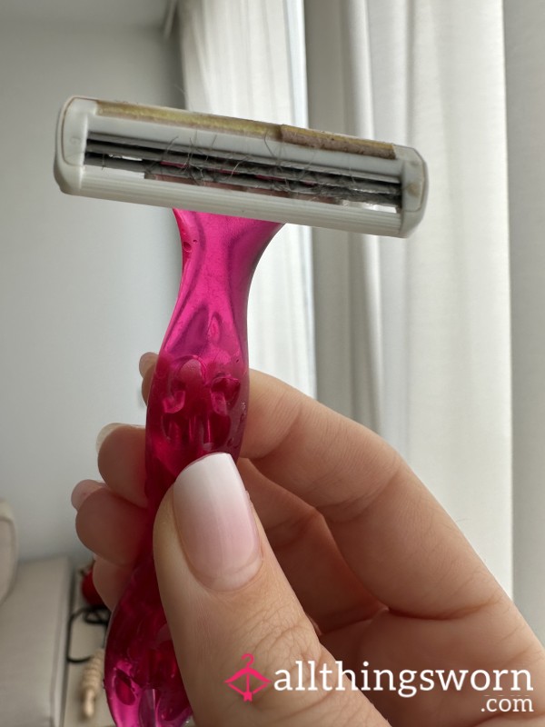 Used Razor