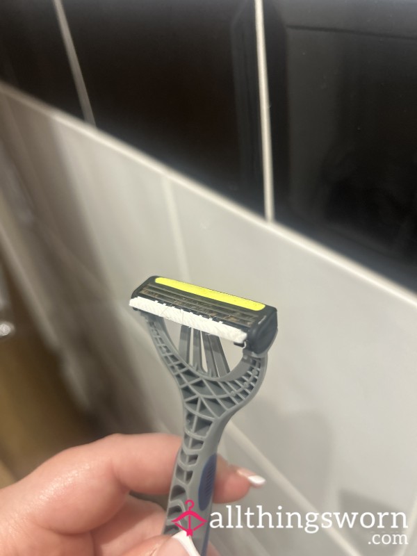 Used Razor