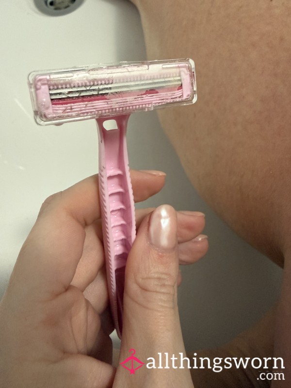 😺🦵🏻Used Razor 🦵🏻😺