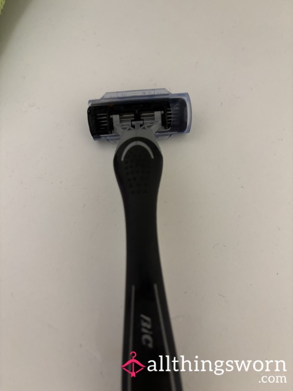 Used Razor