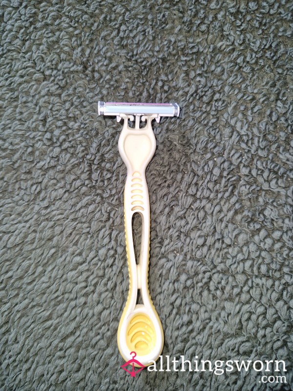 Used Razor