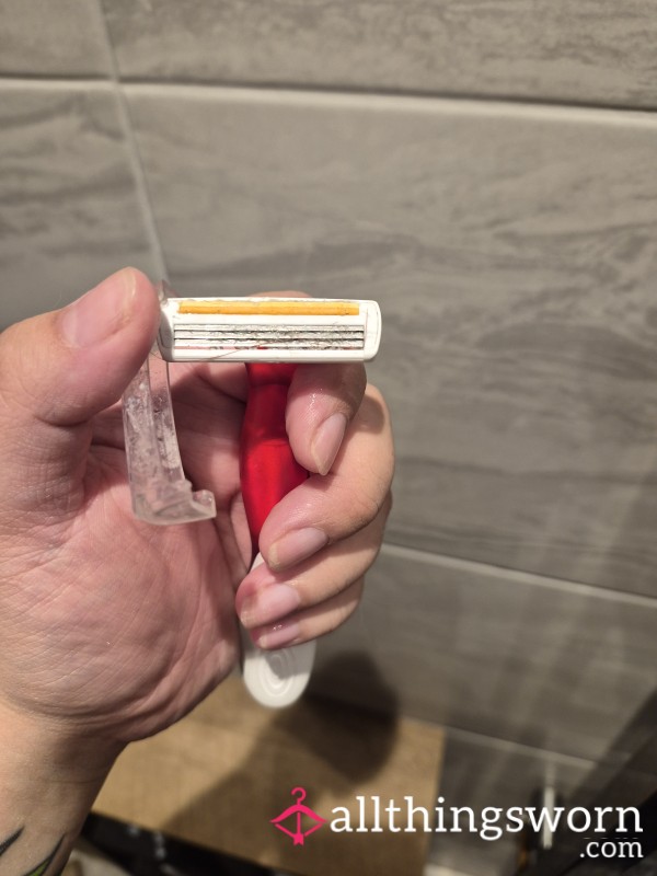 Used Razor