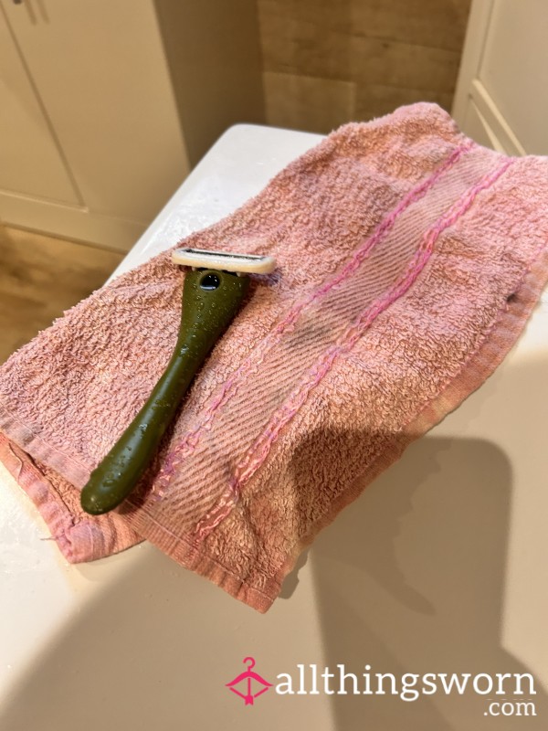 Used Razor And Flannel