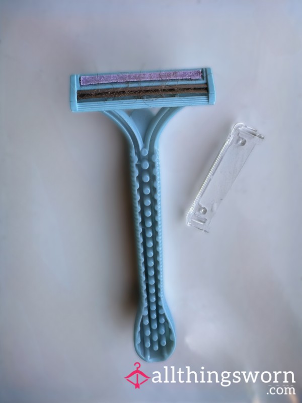 Used Razor 🪒 Drenched In Armpit Sweat & Goddess Scent 💦👃