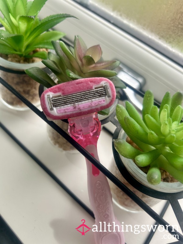 Used Razor Head 🚿