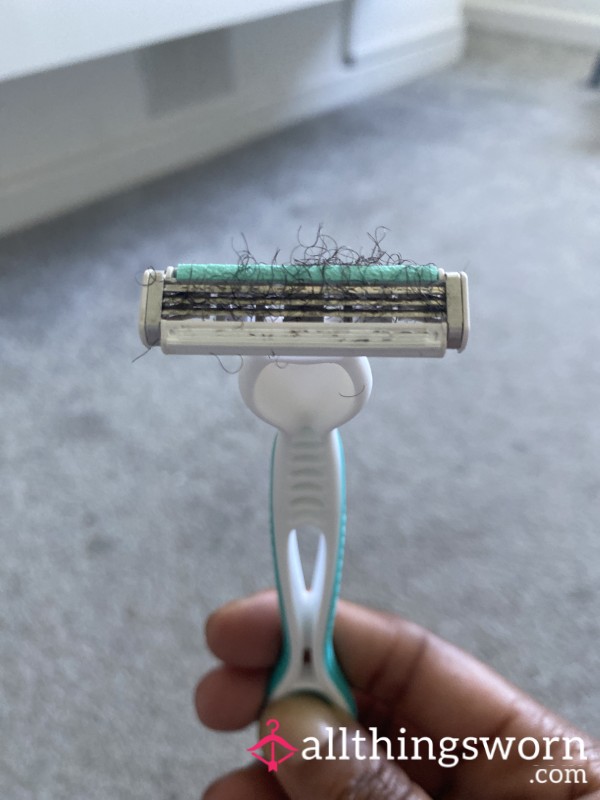 Used Razor On Pu**y