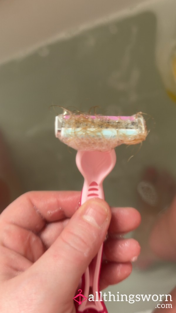Used Razor - Pubes Baby💦