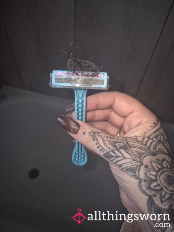 USED RAZOR WITH 3MONTH OLD 😻 HAIR
